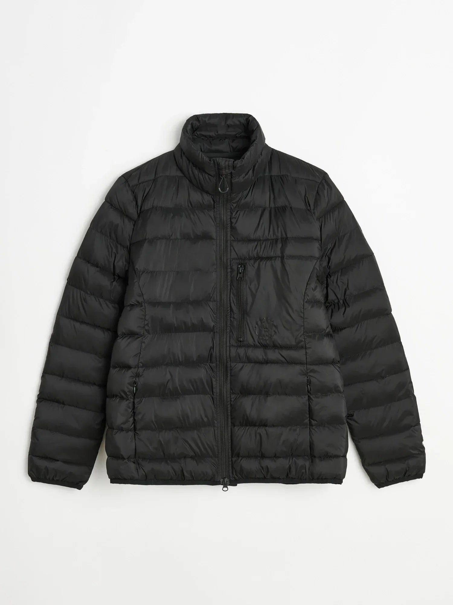 Ridsportjacka Lena i lättvikt med dunliknande syntetfyllning, Bionic Finish ECO och tre fickor för praktisk användning under ridning och stallsysslor.